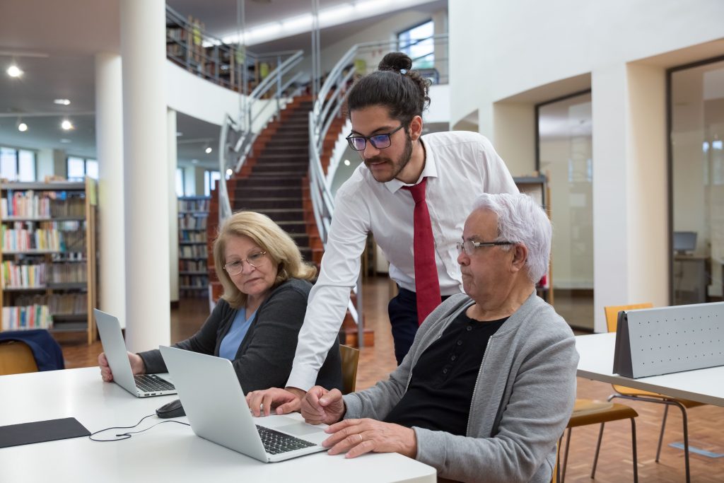 Local tech providing computer help for seniors Bendigo